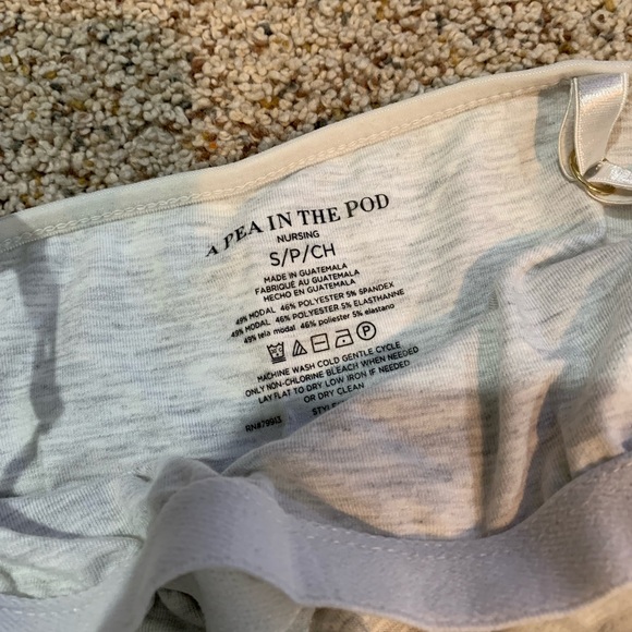 A Pea in the Pod Light Gray Nursing Top - Picture 2 of 2